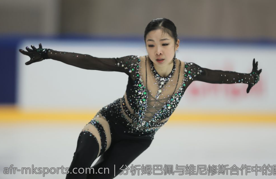 分析姆巴佩与维尼修斯合作中的配合默契背后原因